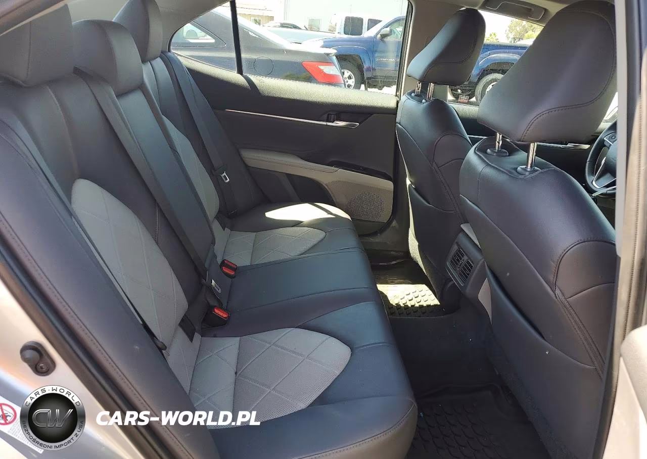 2018 Toyota Camry Xle VIN:4T1B11HK4JU058474 - 10