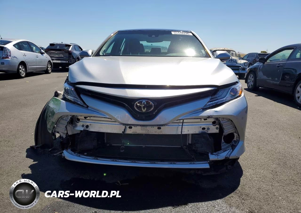 2018 Toyota Camry Xle VIN:4T1B11HK4JU058474 - 5