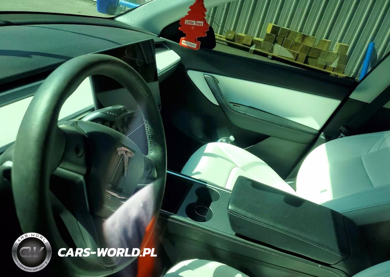 2021 Tesla Model Y VIN:5YJYGDEE4MF144457 - 9