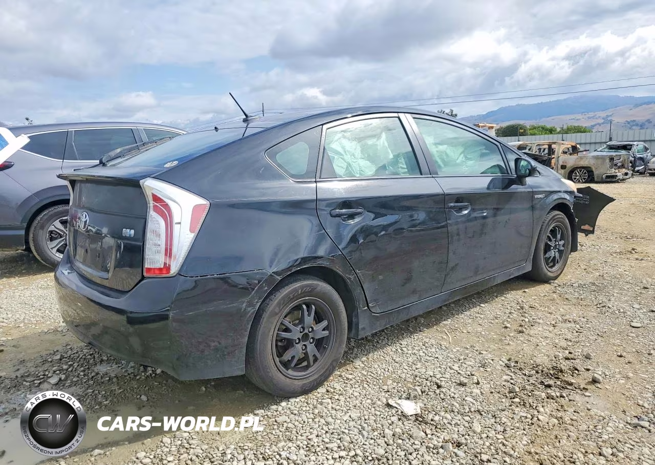 2014 Toyota Prius Three VIN:JTDKN3DU3E1822091 - 3