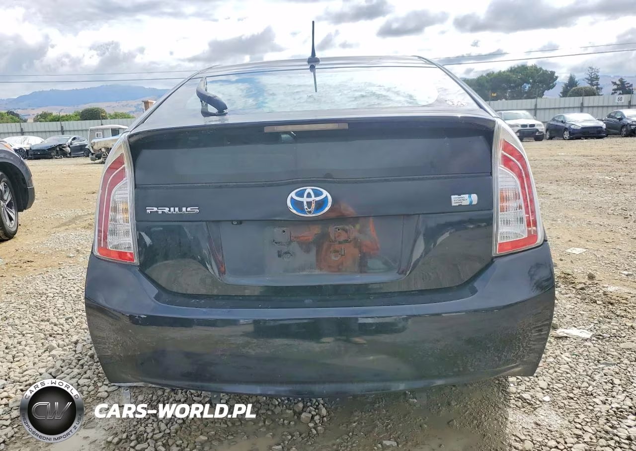 2014 Toyota Prius Three VIN:JTDKN3DU3E1822091 - 6