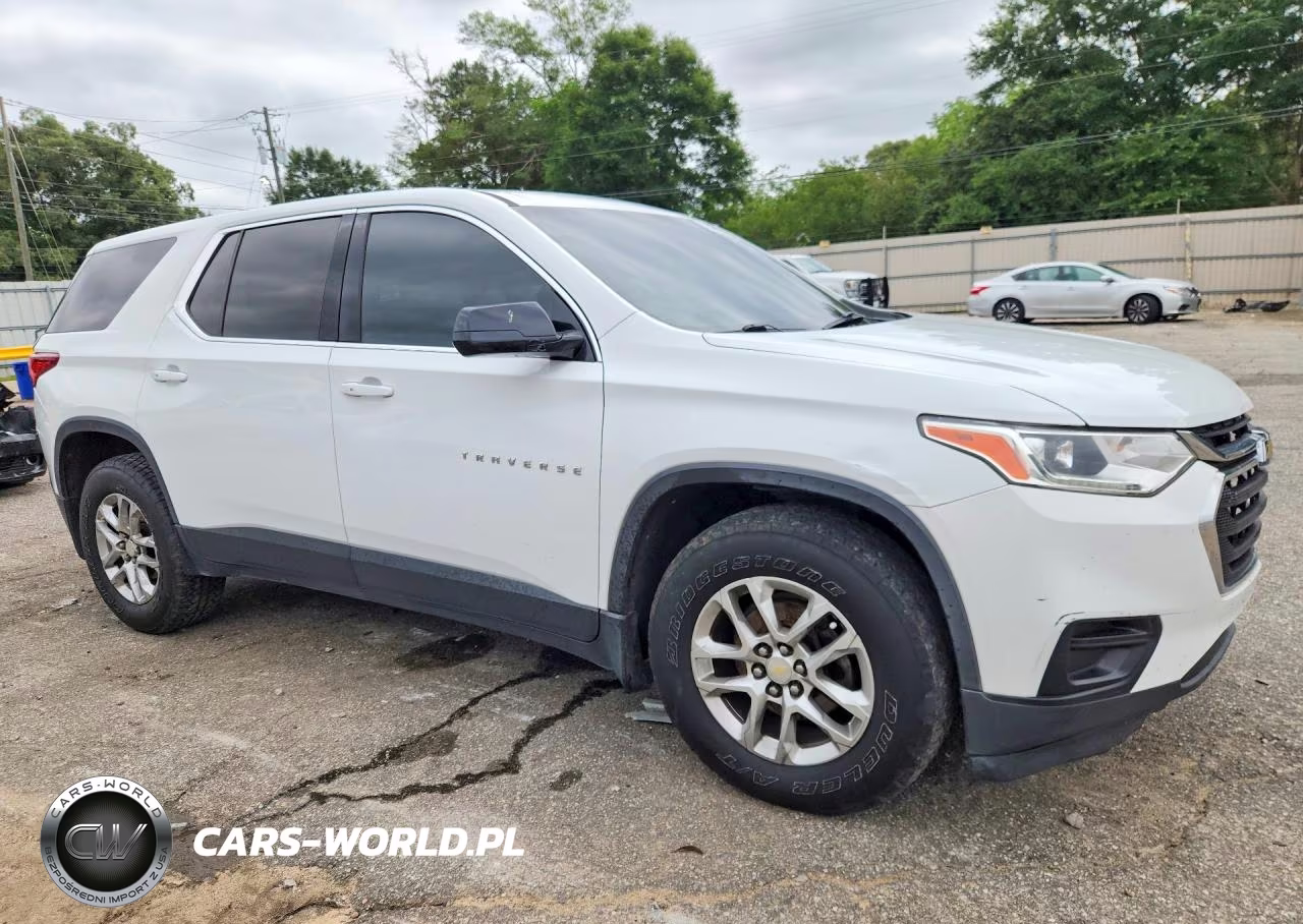 2018 Chevrolet Traverse Ls VIN:1GNERFKW3JJ133404 - 4