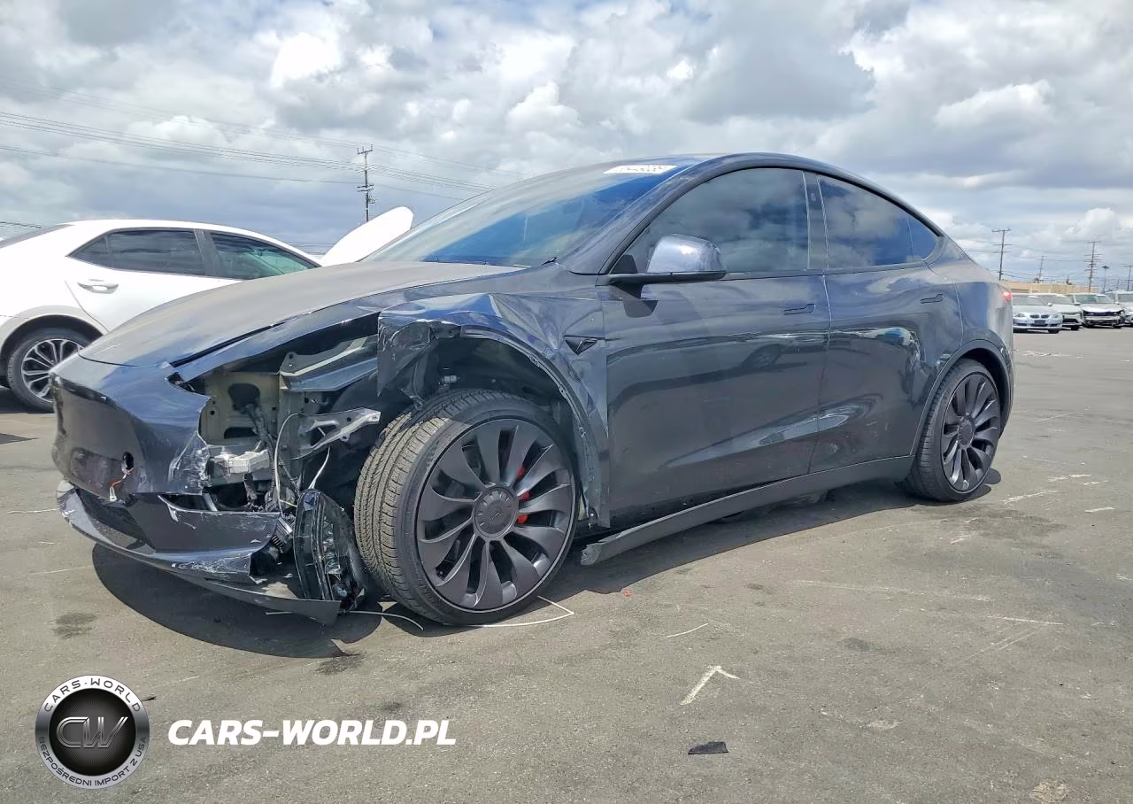 2024 Tesla Model Y – zdjęcie 1 z 13