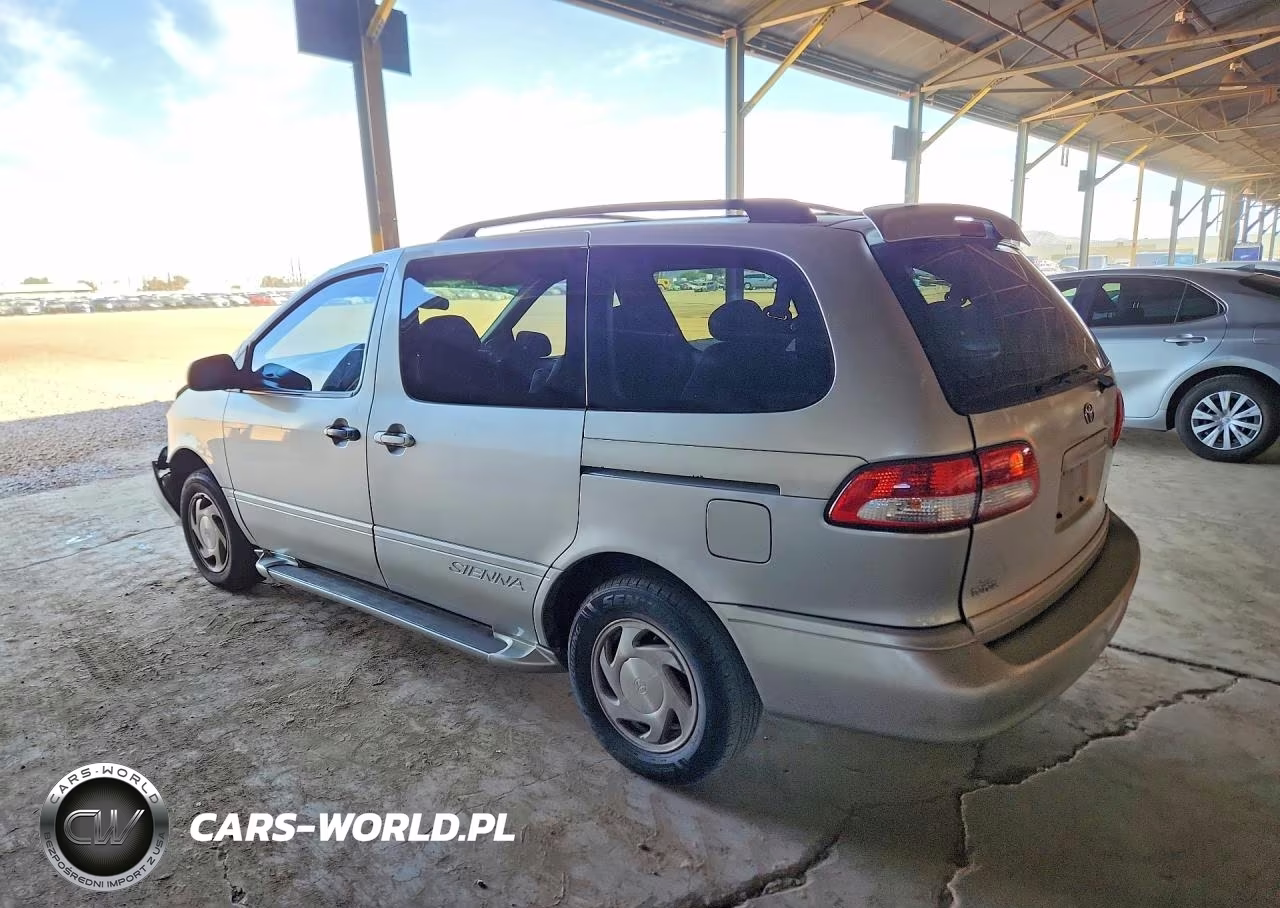 2002 Toyota Sienna Le VIN:4T3ZF13C82U475587 - 2