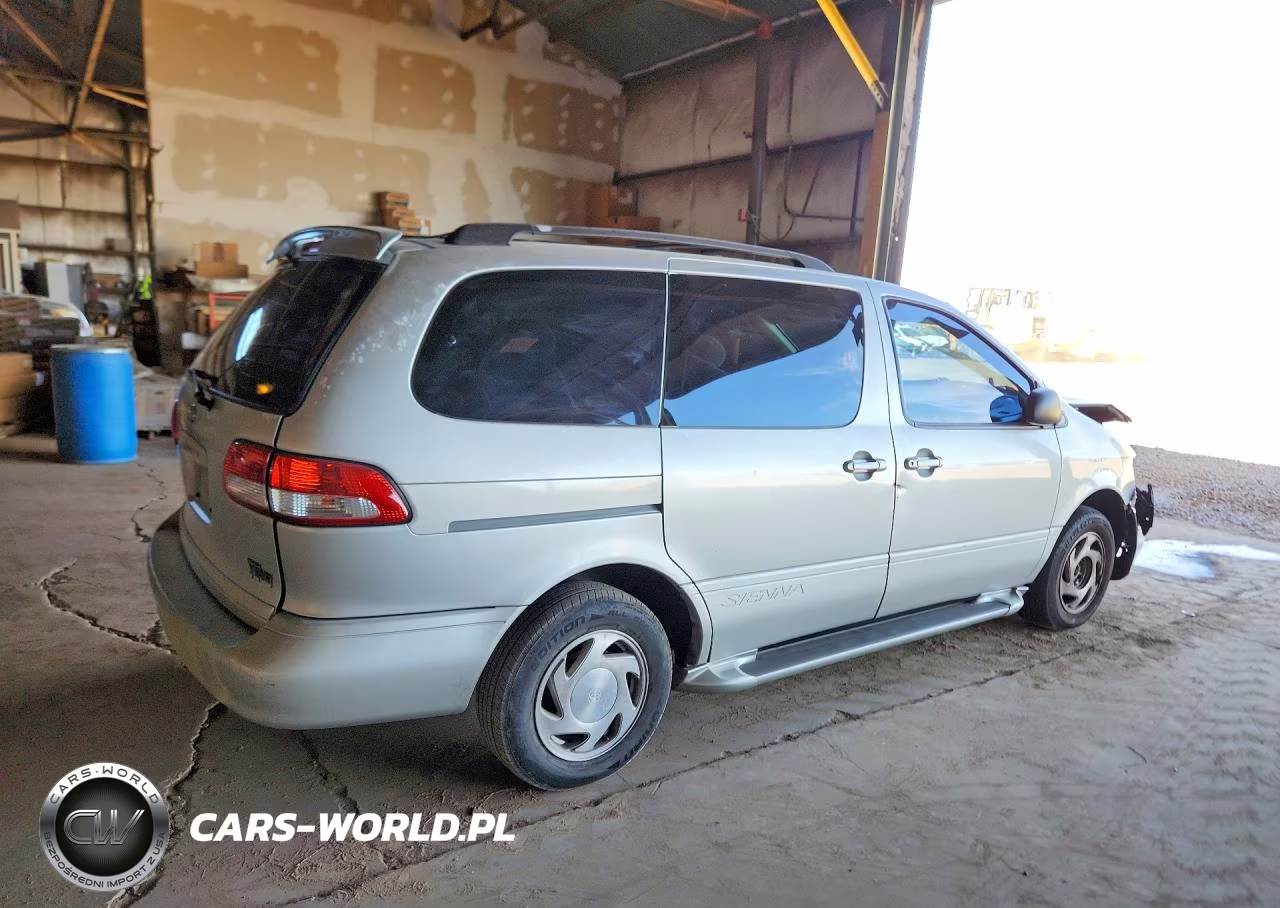 2002 Toyota Sienna Le VIN:4T3ZF13C82U475587 - 3