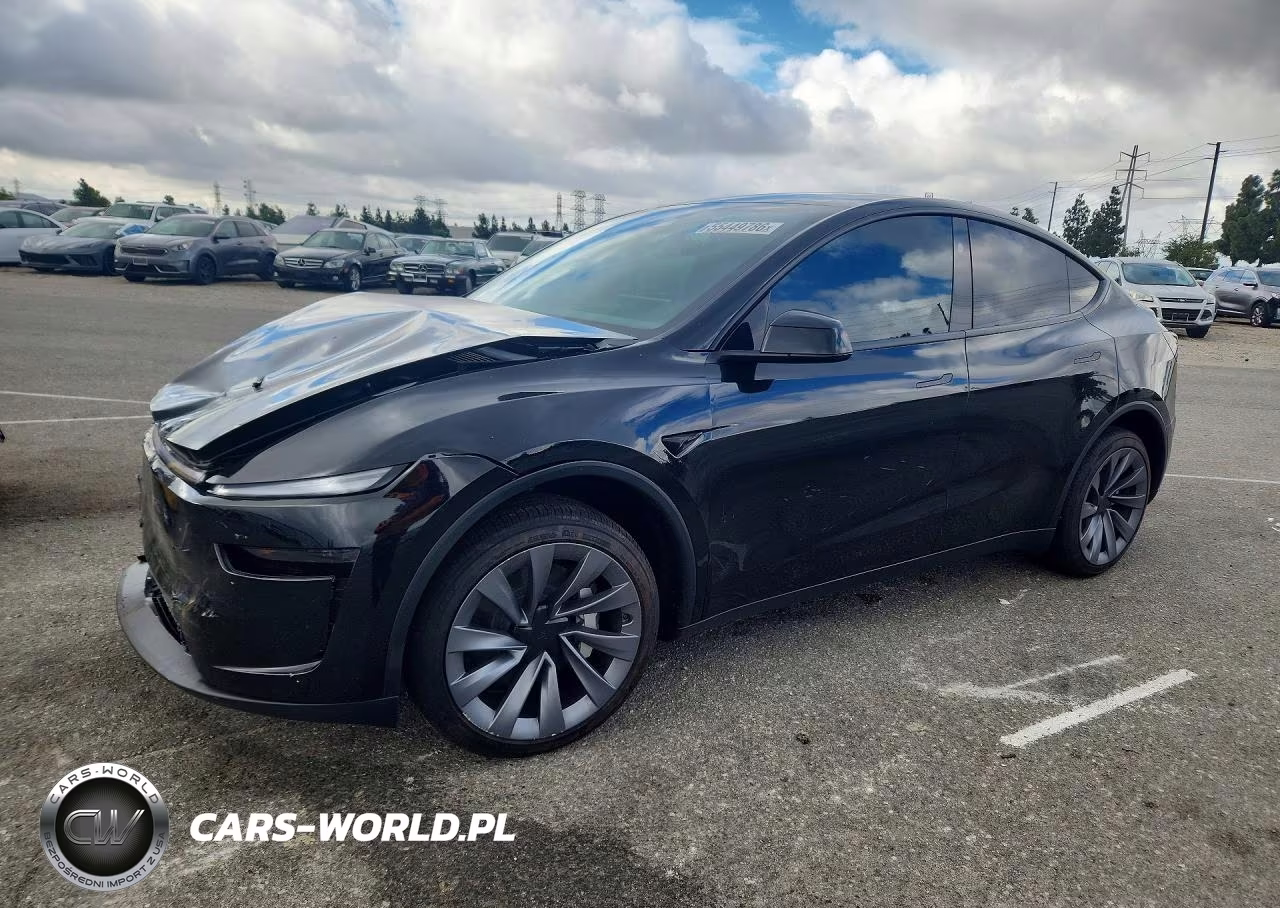 2026 Tesla Model Y – zdjęcie 1 z 12