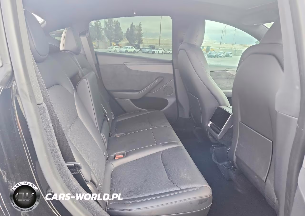 2026 Tesla Model Y VIN:7SAYGDED8TF616202 - 10