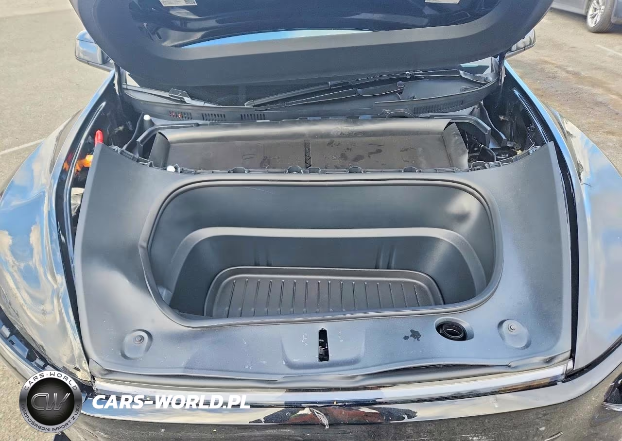 2026 Tesla Model Y VIN:7SAYGDED8TF616202 - 11