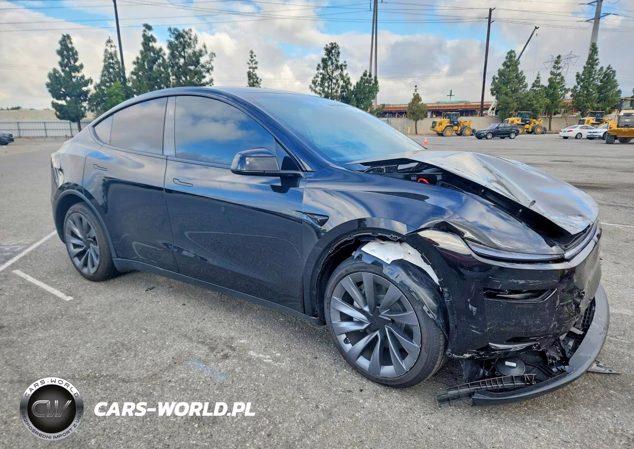 2026 Tesla Model Y VIN:7SAYGDED8TF616202 - 4