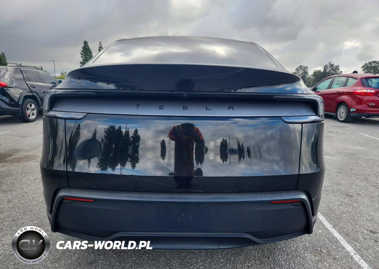 2026 Tesla Model Y VIN:7SAYGDED8TF616202 - 6