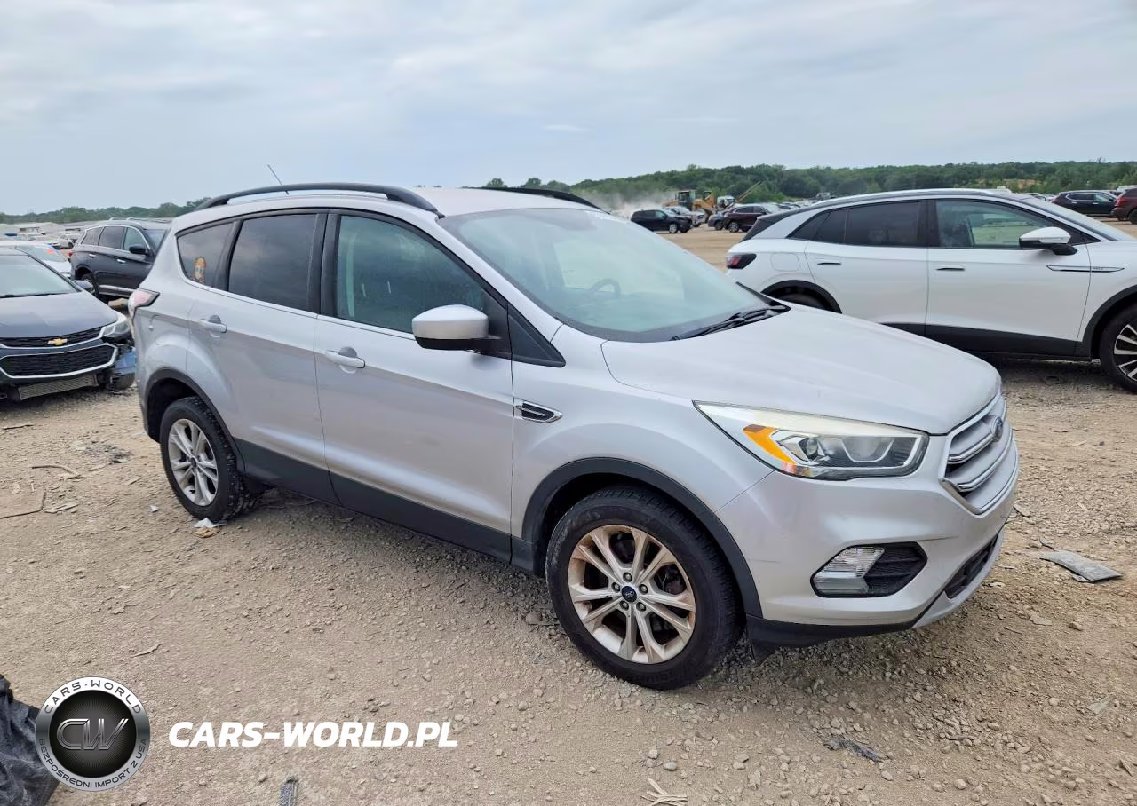 2017 Ford Escape Se VIN:1FMCU9G94HUD96086 - 4