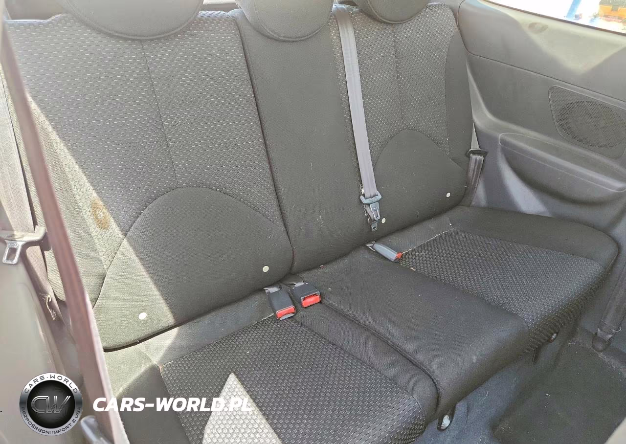 2008 Hyundai Accent Gs VIN:KMHCM36C78U091370 - 10