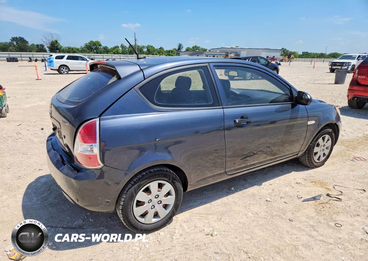 2008 Hyundai Accent Gs VIN:KMHCM36C78U091370 - 3