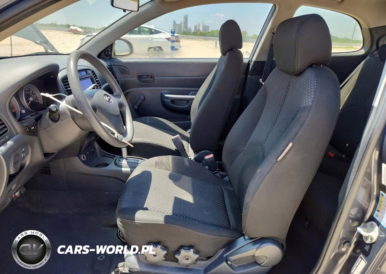2008 Hyundai Accent Gs VIN:KMHCM36C78U091370 - 7