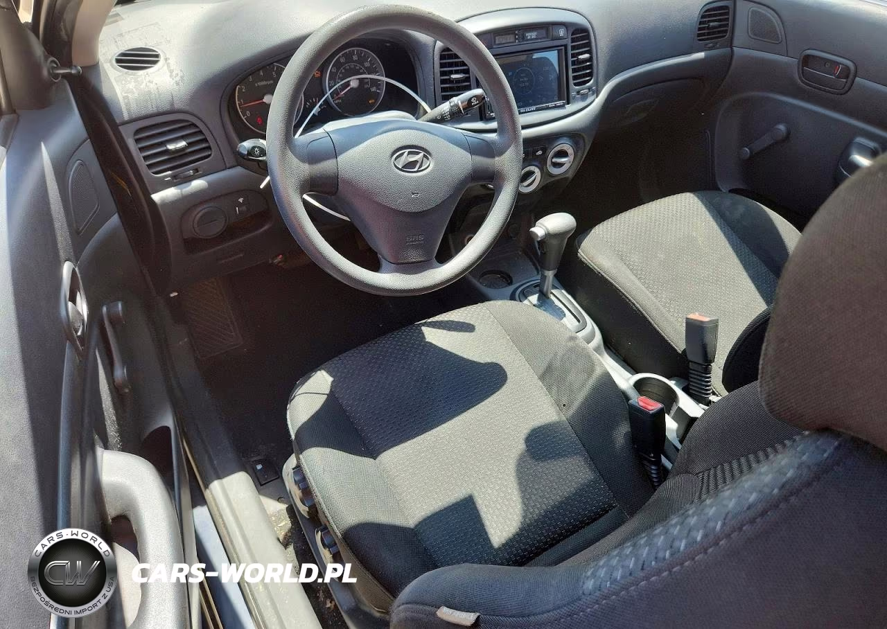 2008 Hyundai Accent Gs VIN:KMHCM36C78U091370 - 8