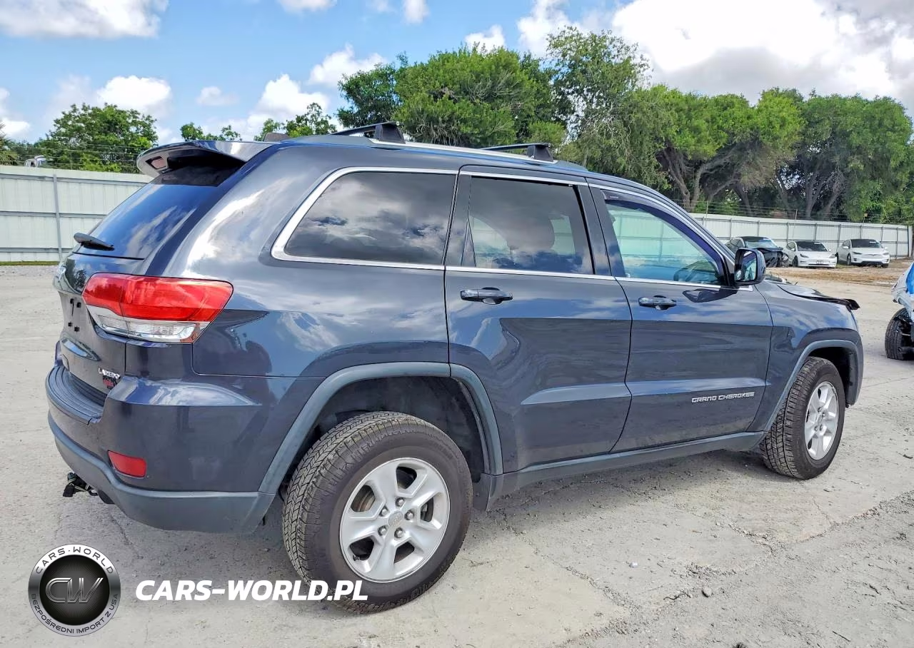 2015 Jeep Grand Cherokee Laredo VIN:1C4RJFAG7FC705128 - 3