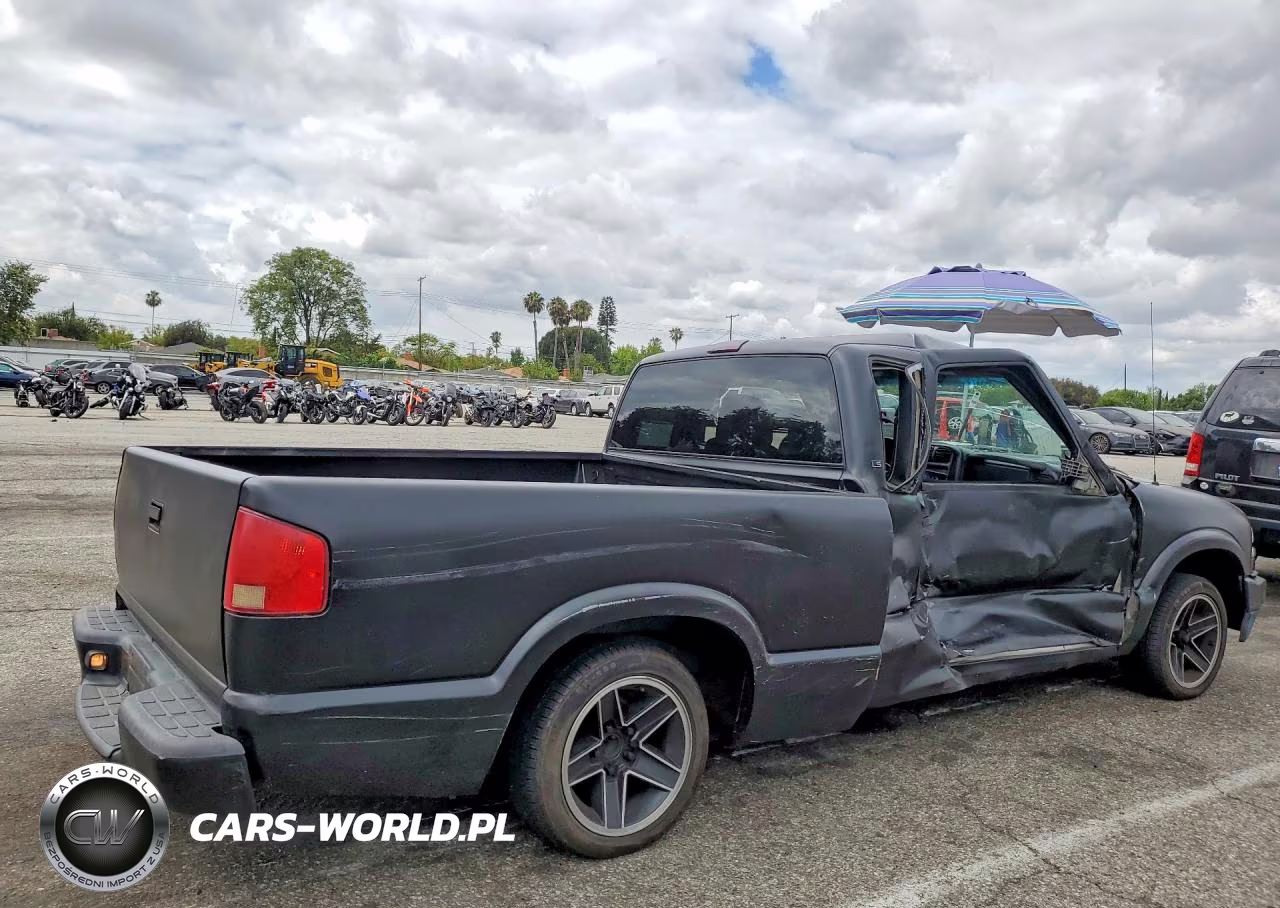 2000 Chevrolet S Truck S10 VIN:1GCCS1958Y8305335 - 3