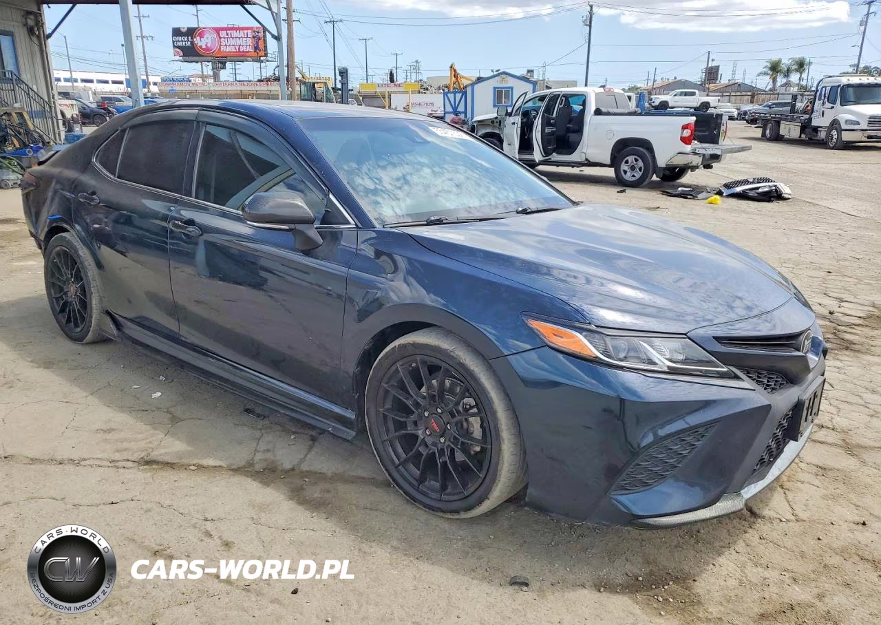 2018 Toyota Camry Se VIN:4T1B11HK1JU551142 - 4