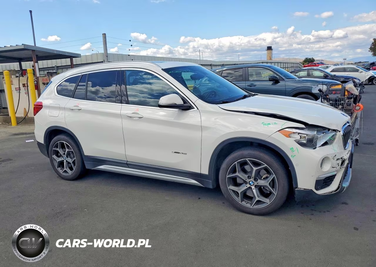 2017 BMW X1 Sdrive28I VIN:WBXHU7C31HP924751 - 4
