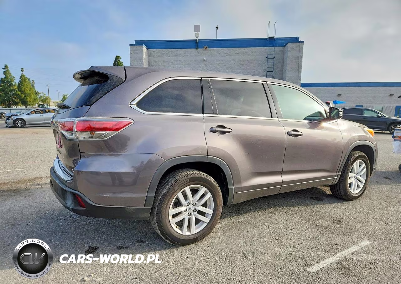 2015 Toyota Highlander Le VIN:5TDZKRFH8FS114241 - 3