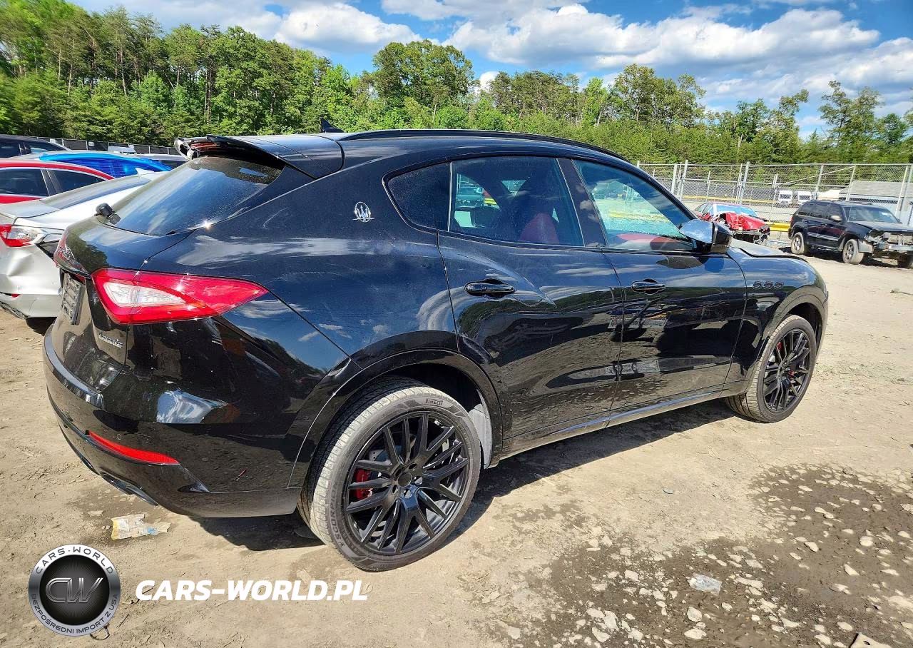 2017 Maserati Levante S Sport VIN:ZN661YUS0HX234917 - 3