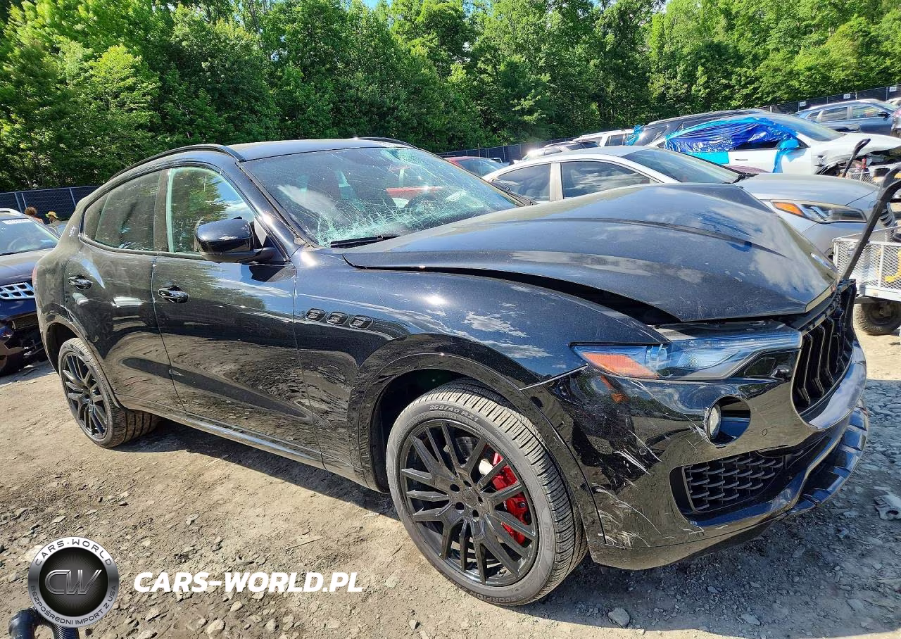 2017 Maserati Levante S Sport VIN:ZN661YUS0HX234917 - 4