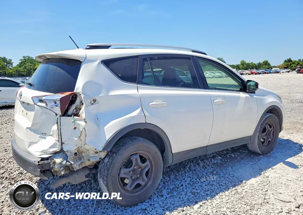 2015 Toyota Rav4 Le VIN:JTMBFREV3FJ031908 - 3