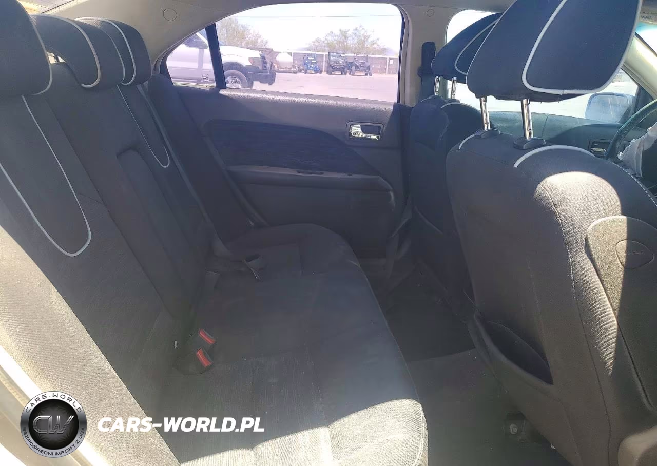 2010 Ford Fusion Se VIN:3FAHP0HA2AR257714 - 10