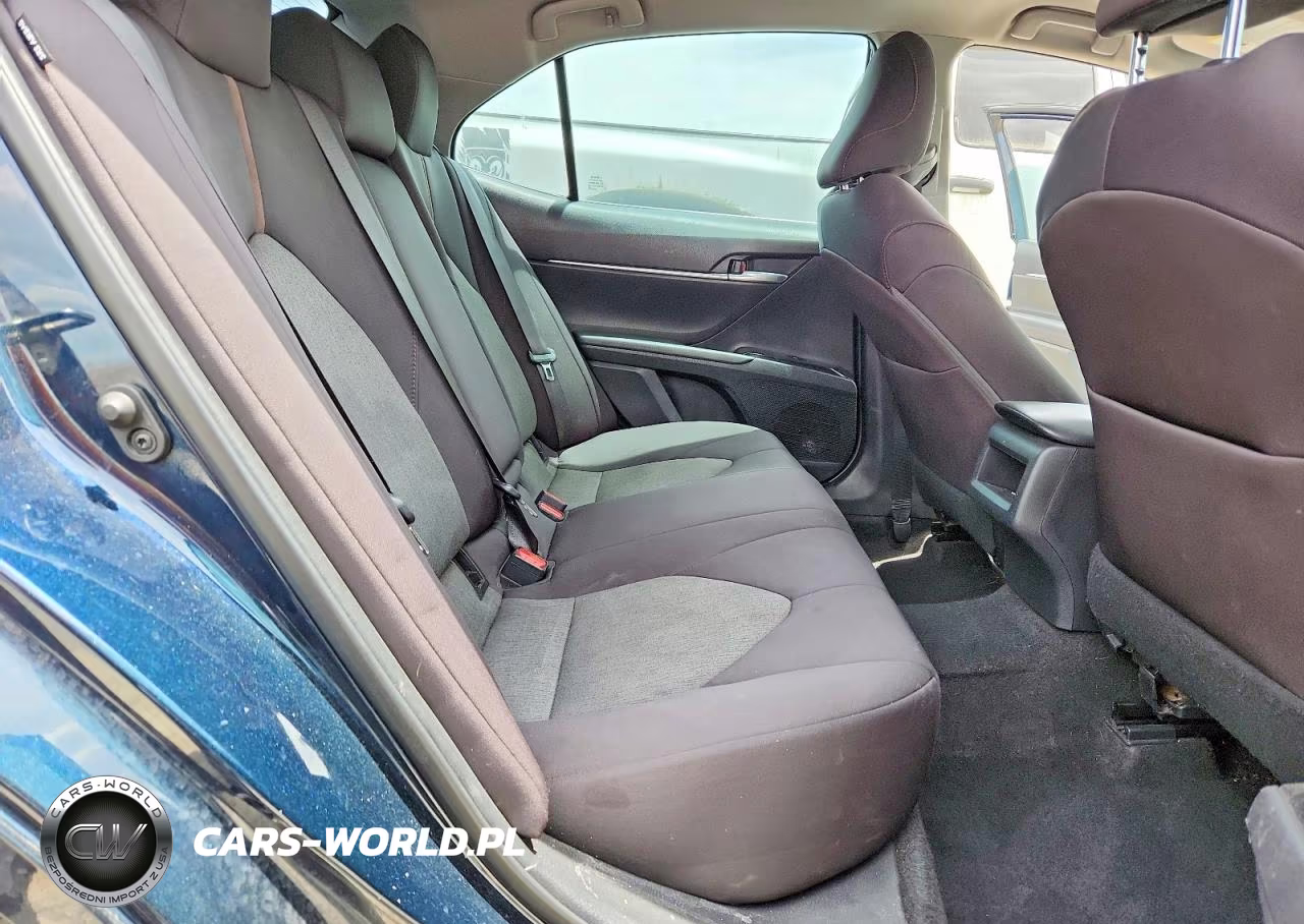 2019 Toyota Camry Le VIN:4T1B11HK4KU780738 - 10