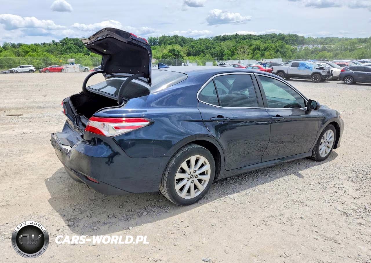 2019 Toyota Camry Le VIN:4T1B11HK4KU780738 - 3