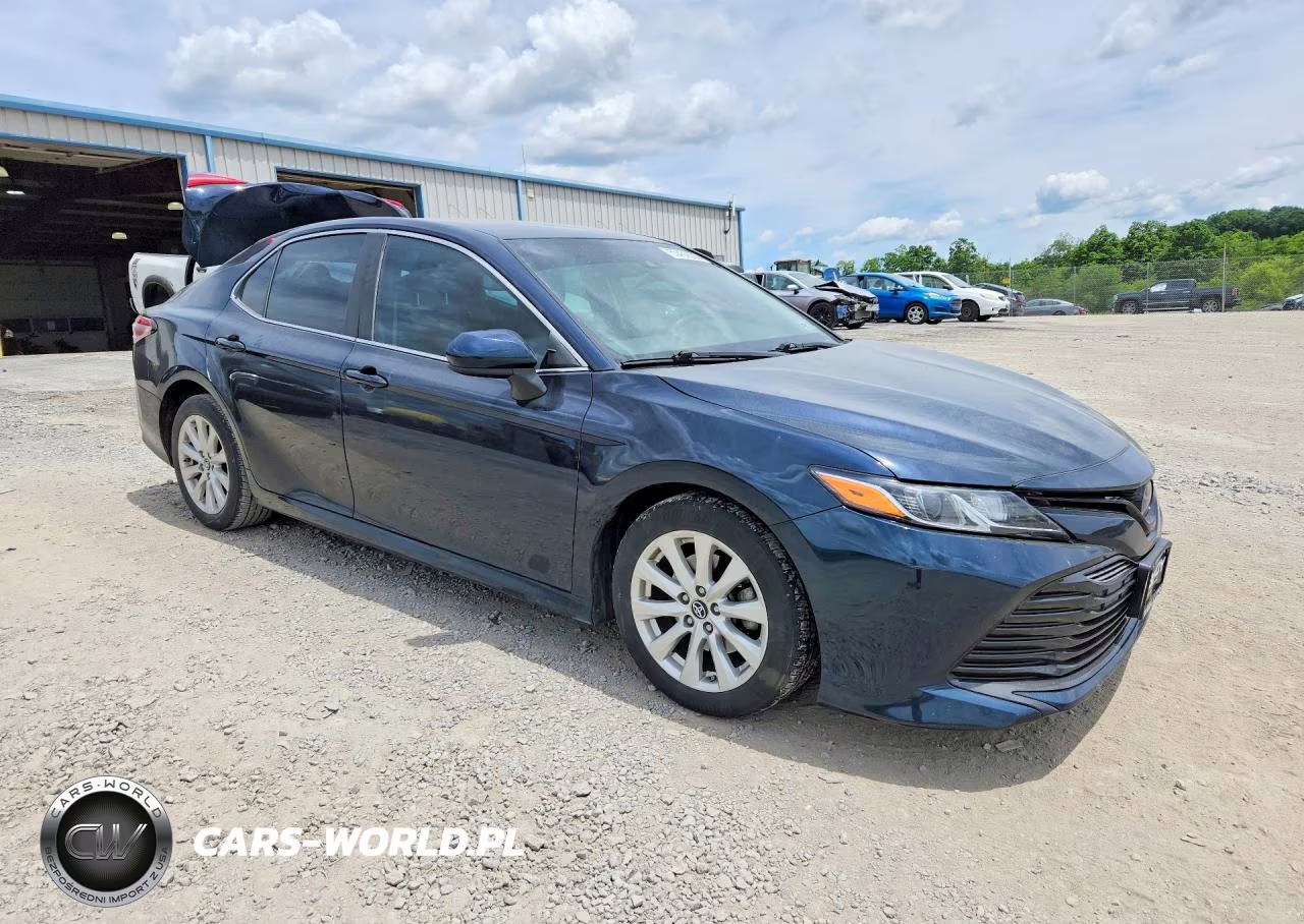 2019 Toyota Camry Le VIN:4T1B11HK4KU780738 - 4
