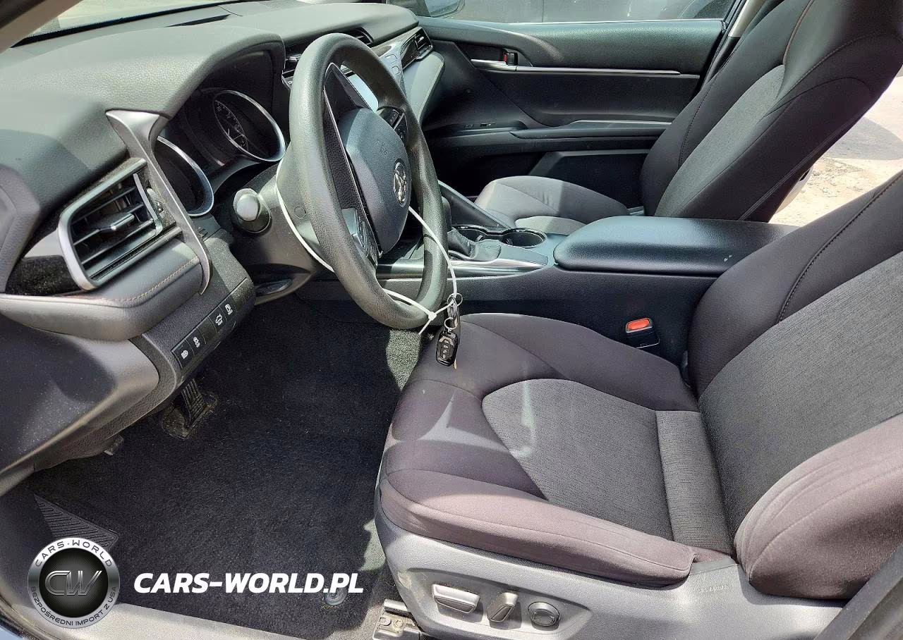 2019 Toyota Camry Le VIN:4T1B11HK4KU780738 - 7