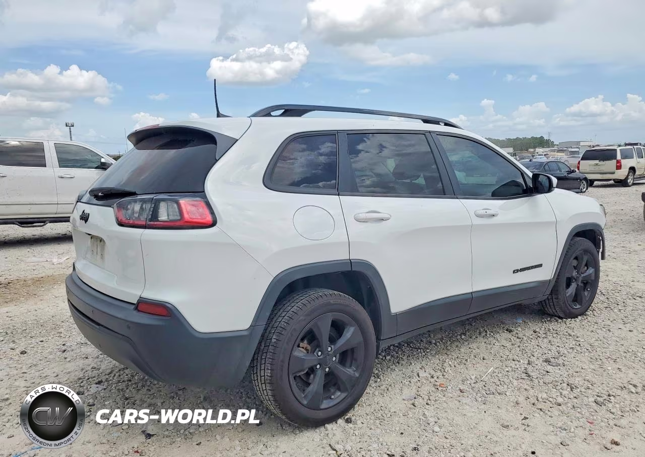 2019 Jeep Cherokee Latitude Plus VIN:1C4PJLLB4KD490352 - 3