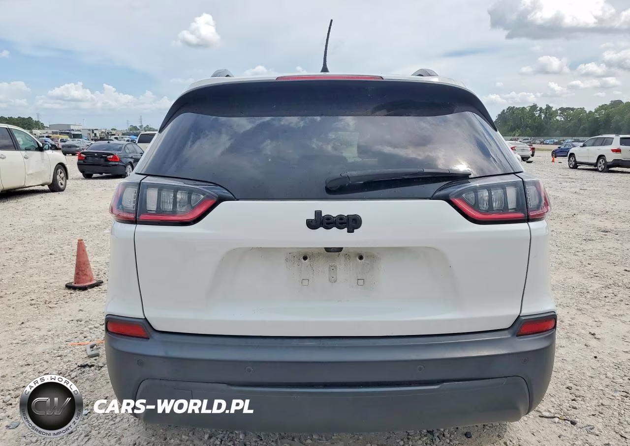 2019 Jeep Cherokee Latitude Plus VIN:1C4PJLLB4KD490352 - 6
