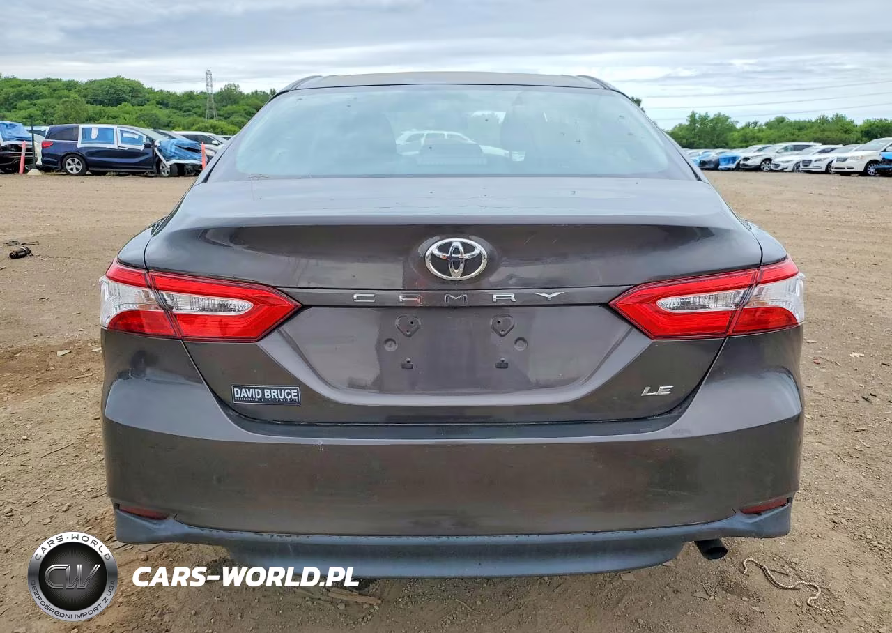 2018 Toyota Camry Le VIN:4T1B11HK0JU091911 - 6