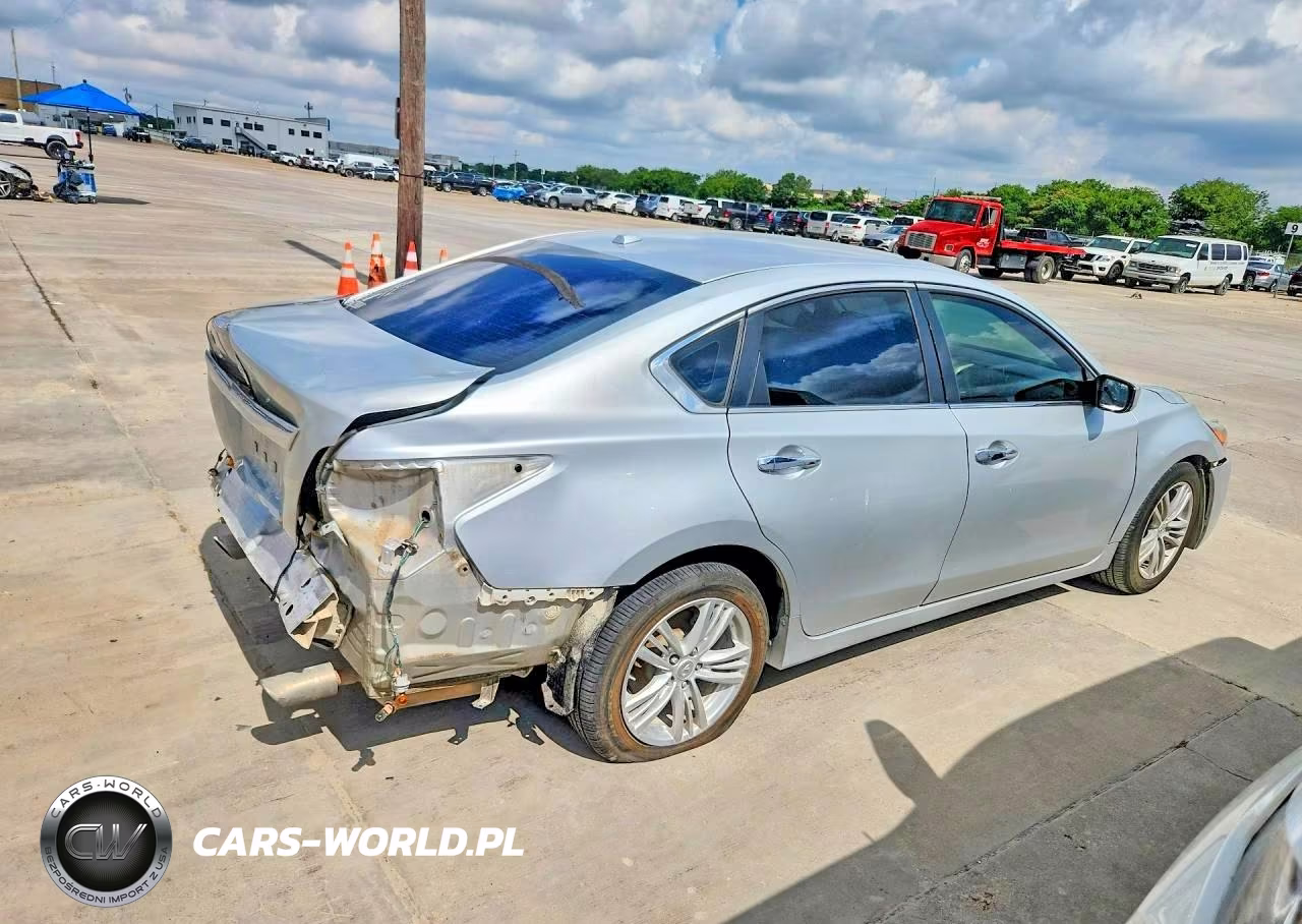 2015 Nissan Altima 2.5 S VIN:1N4AL3AP2FC441747 - 3