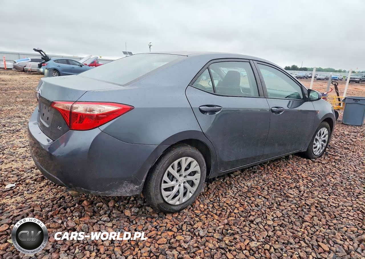2018 Toyota Corolla Le VIN:2T1BURHE4JC971964 - 3
