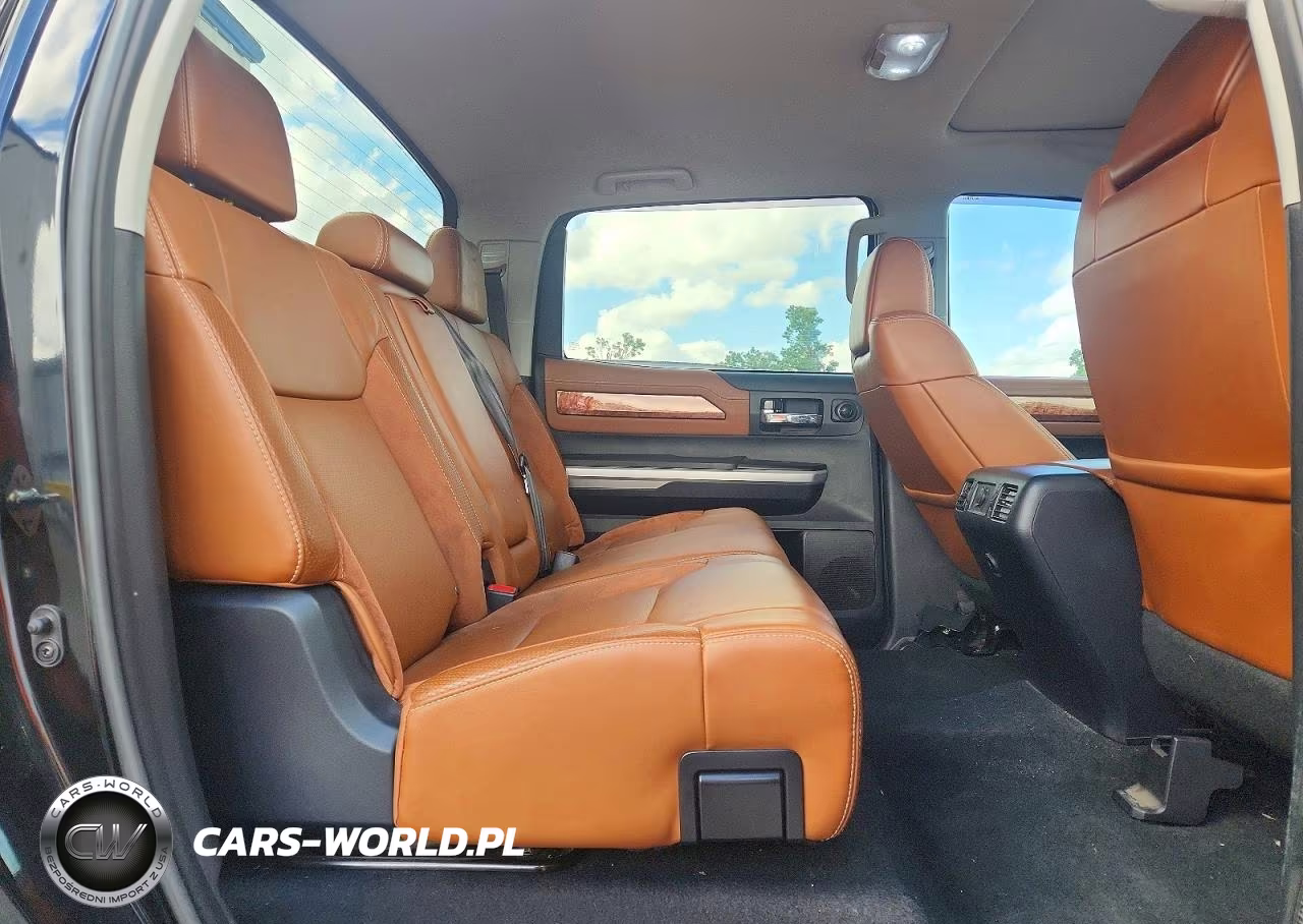 2017 Toyota Tundra VIN:5TFAW5F1XHX611267 - 10