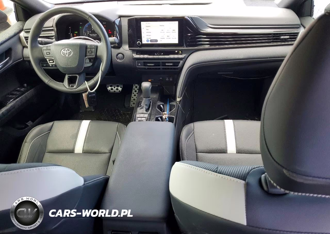 2026 Toyota Camry Se VIN:4T1DAACKXTU654367 - 8