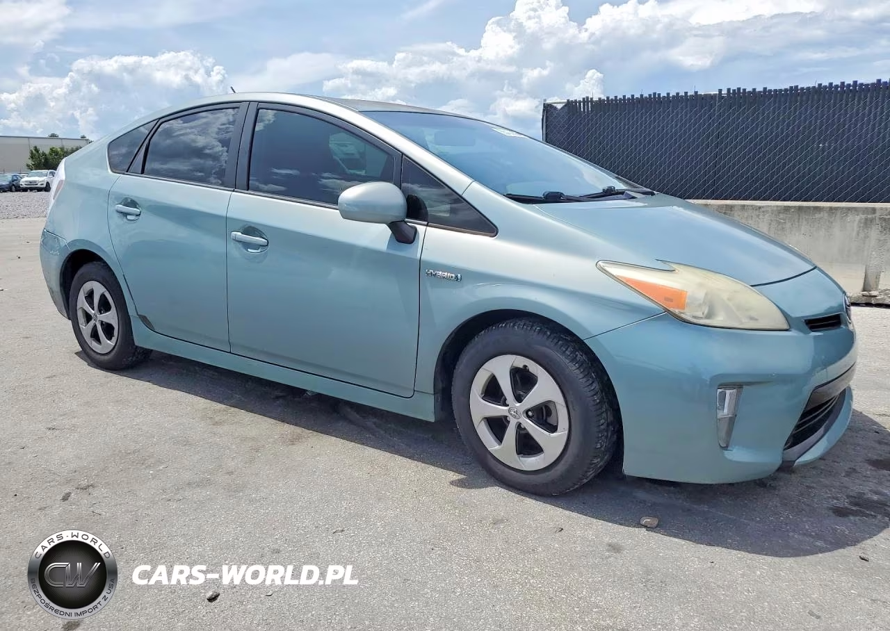 2012 Toyota Prius Two VIN:JTDKN3DUXC1482631 - 4