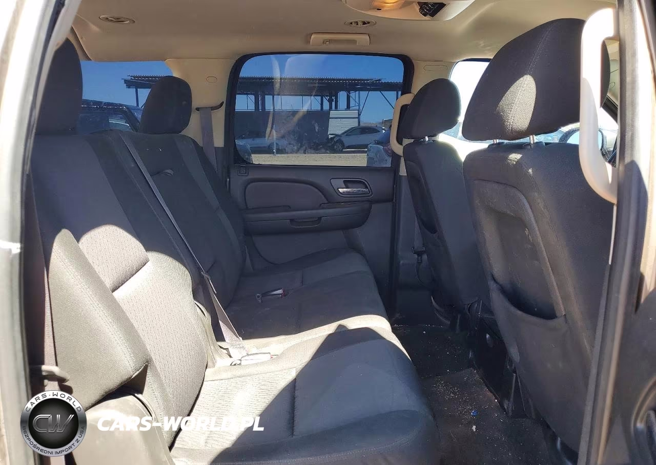 2013 Chevrolet Suburban C1500 Ls VIN:1GNSCHE05DR357478 - 11