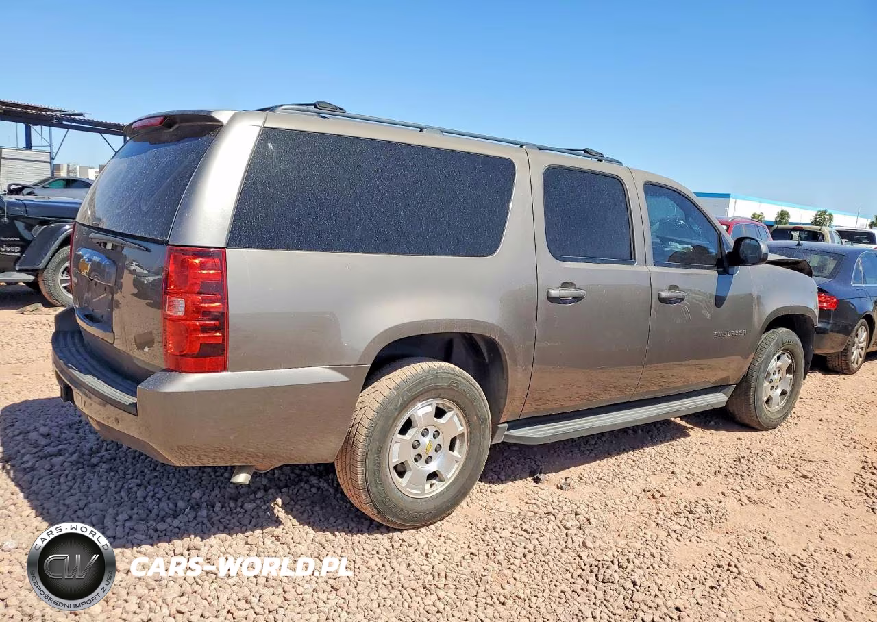 2013 Chevrolet Suburban C1500 Ls VIN:1GNSCHE05DR357478 - 3