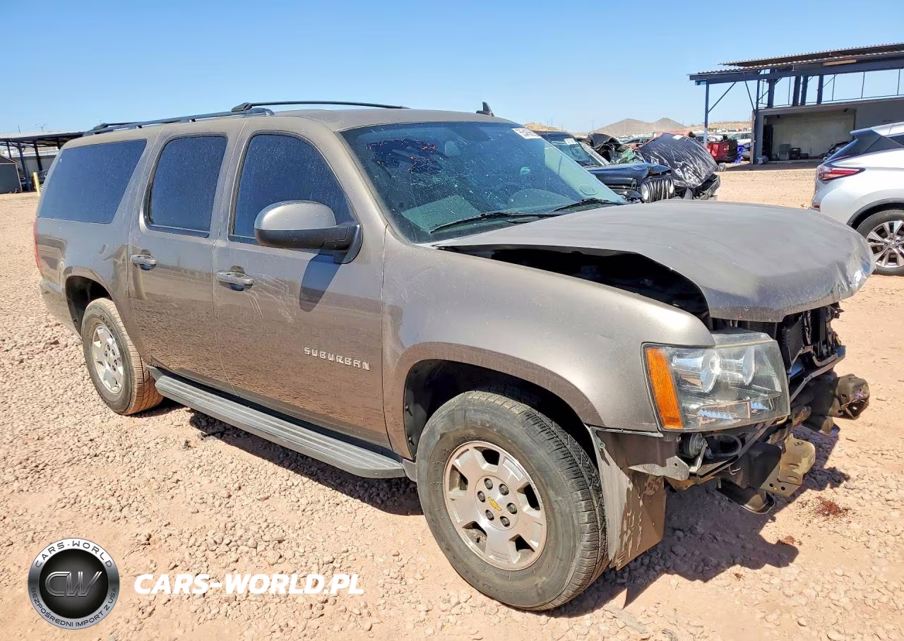2013 Chevrolet Suburban C1500 Ls VIN:1GNSCHE05DR357478 - 4