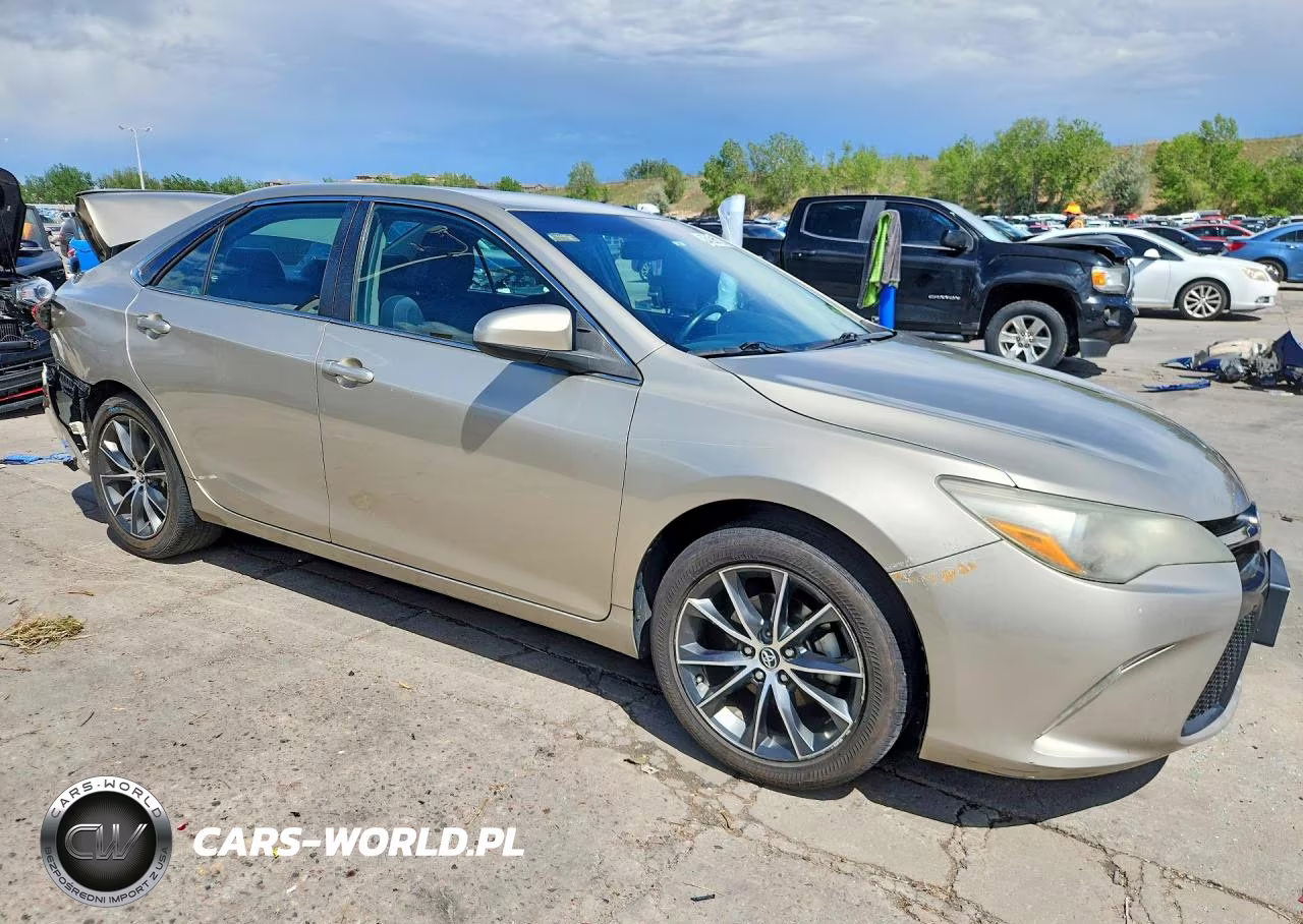 2015 Toyota Camry Xse VIN:4T1BF1FK4FU068546 - 4