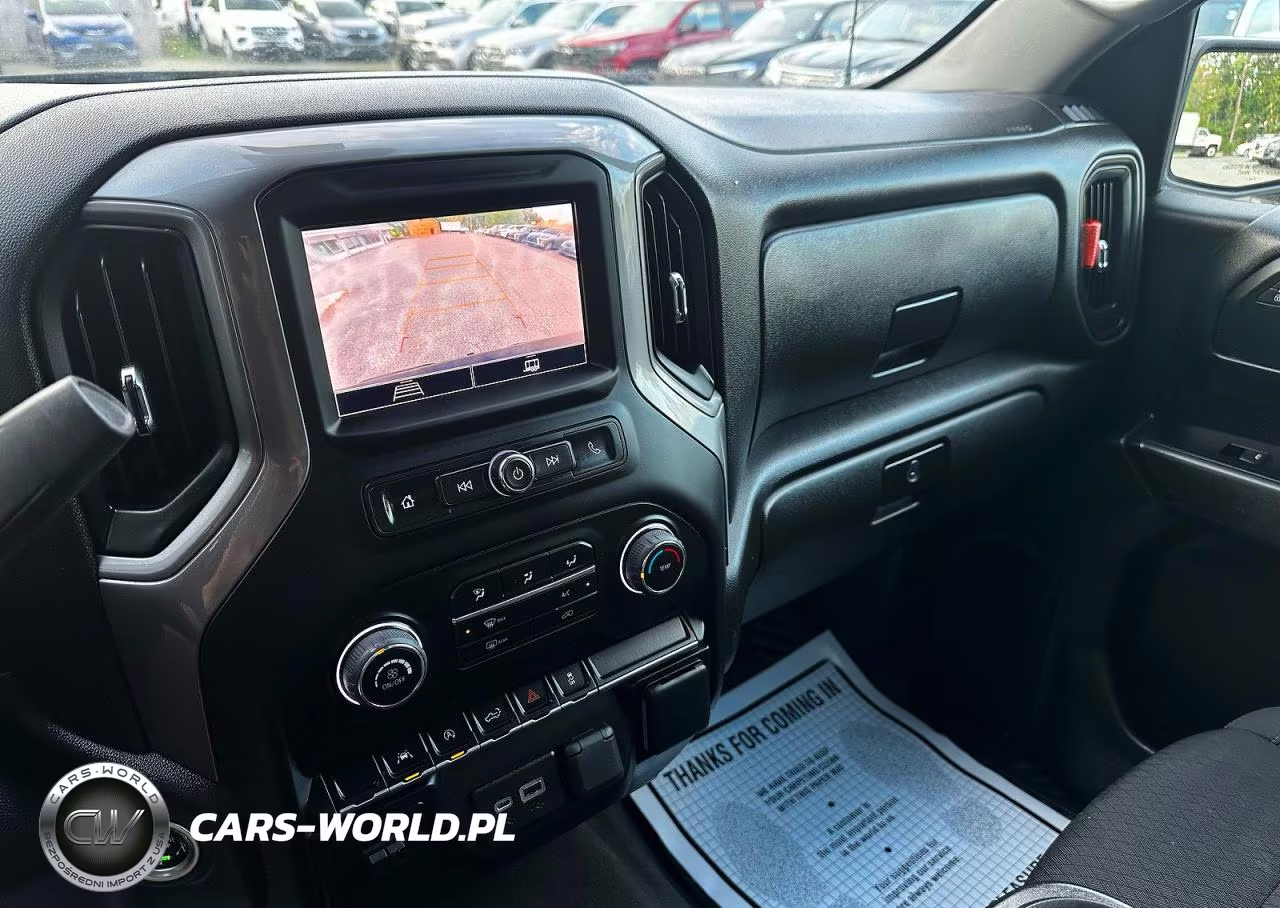 2022 Chevrolet Silverado K1500 Custom VIN:1GCPDBEK7NZ549593 - 11