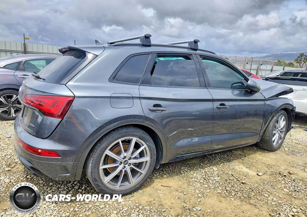 2022 Audi Q5 E Premium Plus 55 VIN:WA1E2AFY6N2018219 - 3