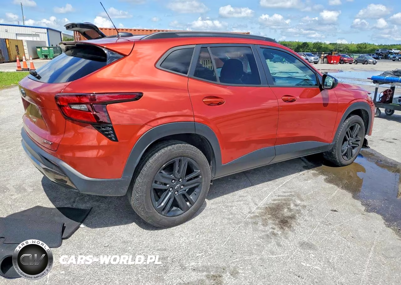 2024 Chevrolet Trax Activ VIN:KL77LKE22RC023719 - 3