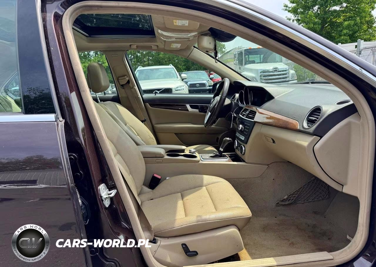 2012 Mercedes-Benz C 300 4Matic VIN:WDDGF8BB1CR224748 - 10