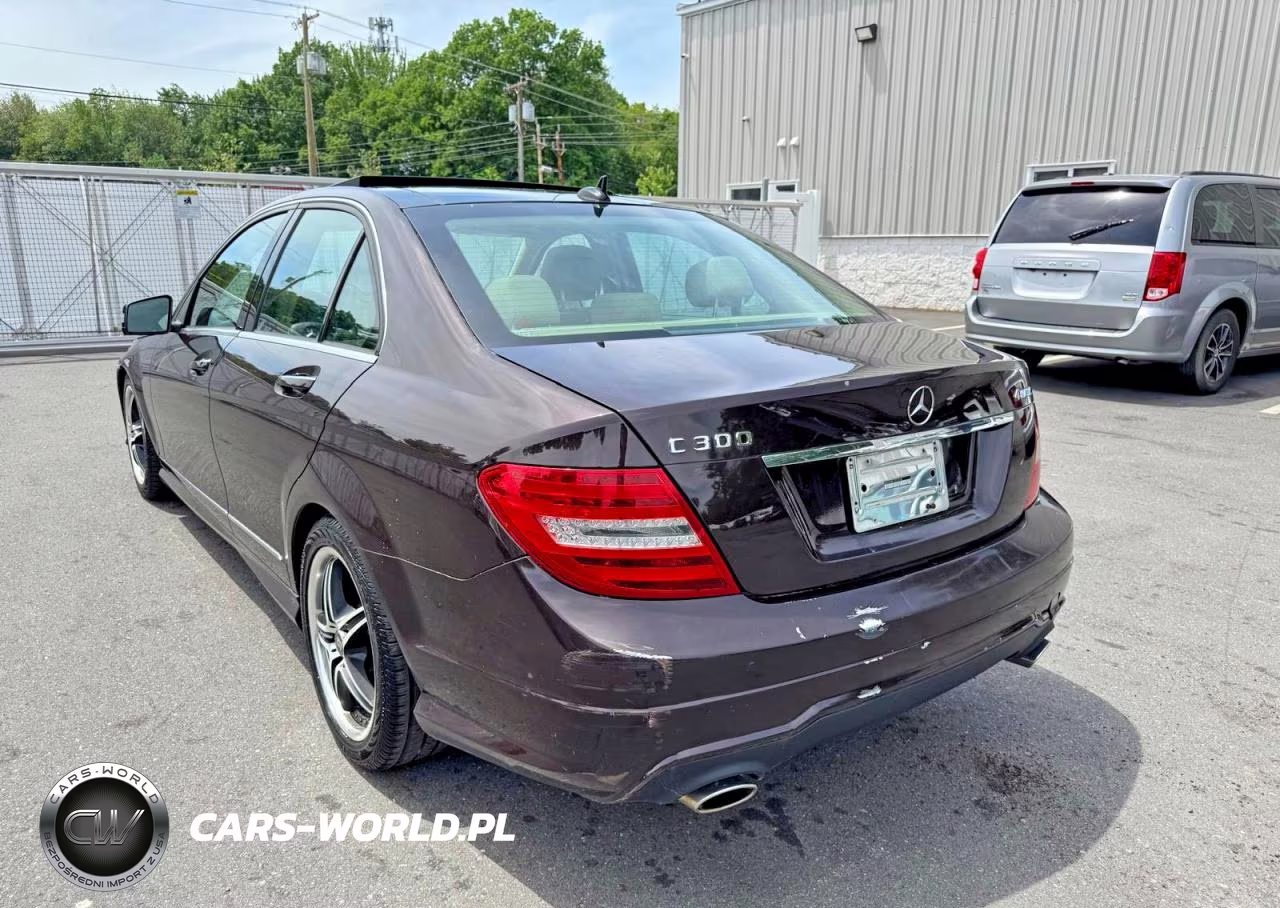 2012 Mercedes-Benz C 300 4Matic VIN:WDDGF8BB1CR224748 - 2