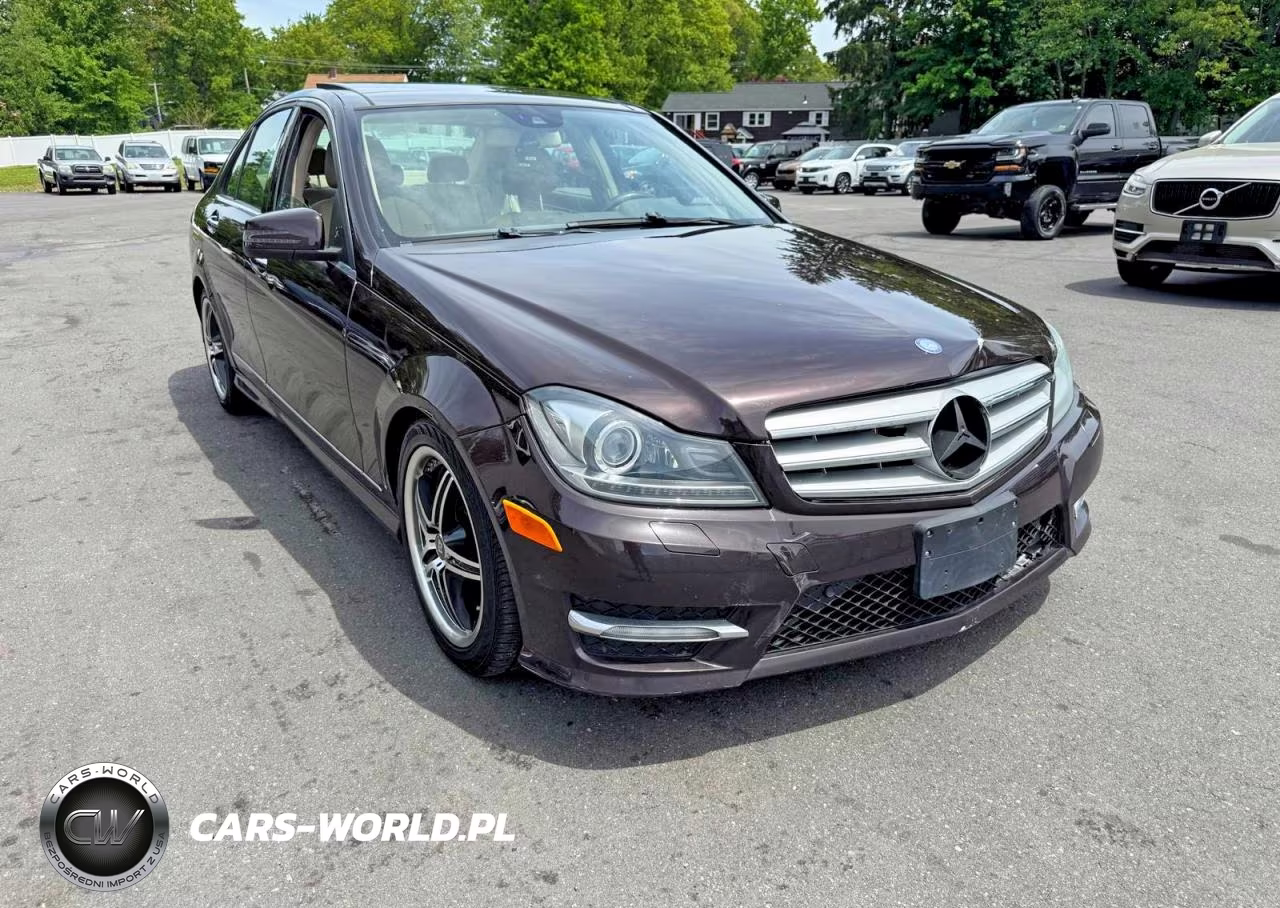 2012 Mercedes-Benz C 300 4Matic VIN:WDDGF8BB1CR224748 - 4
